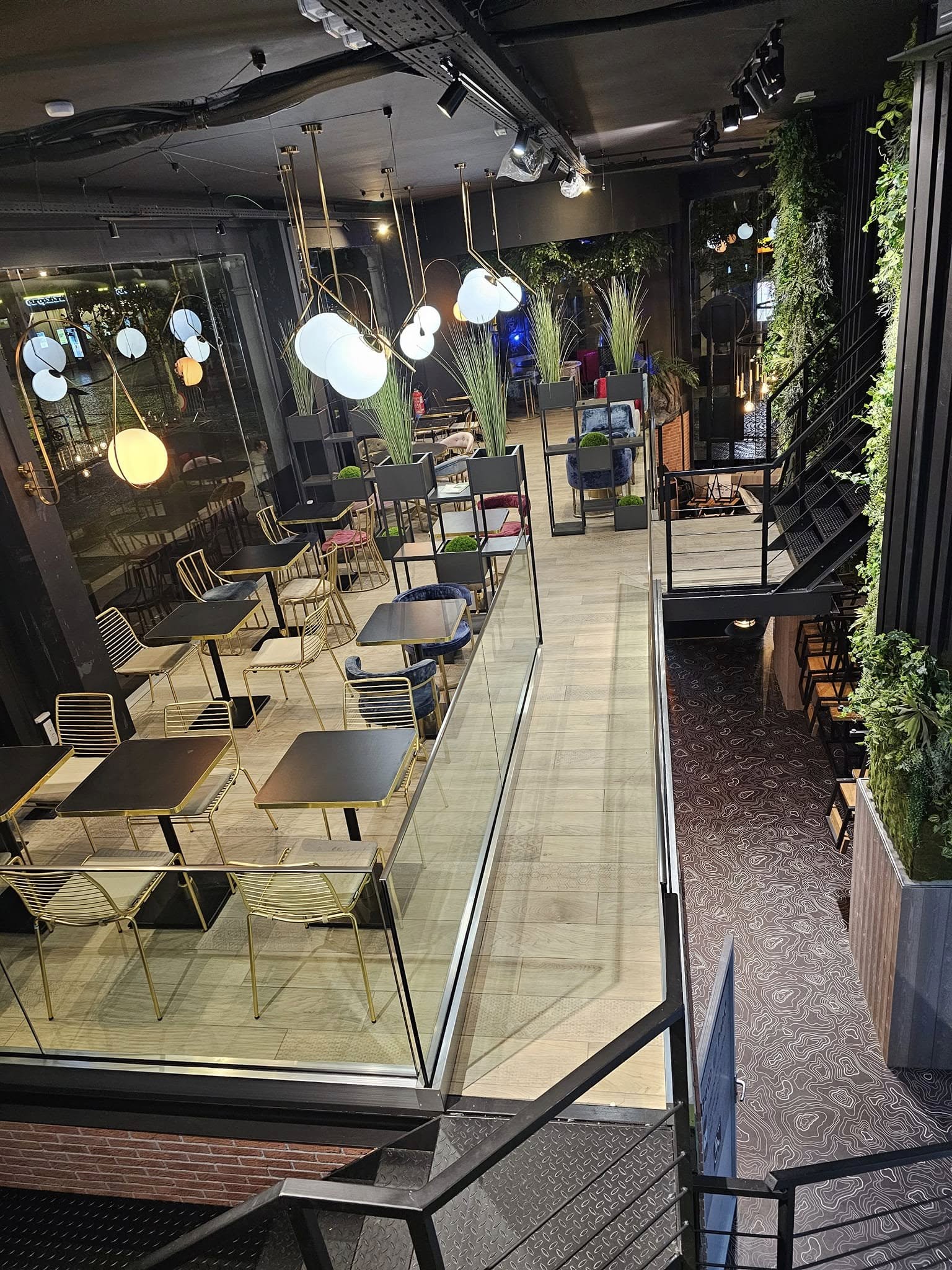 Ambiance nuit Food Park Charleroi